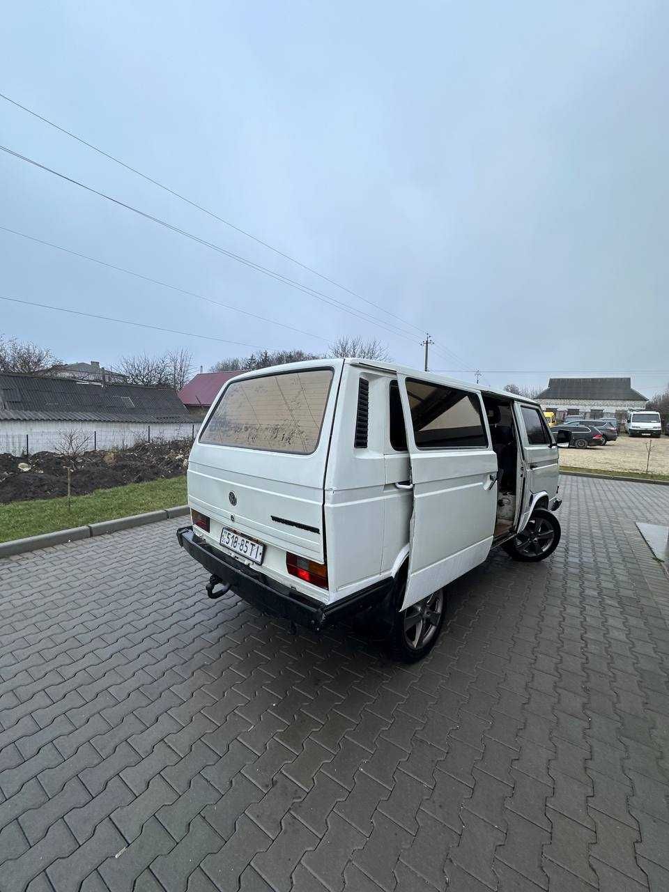 Volkswagen Caravelle Transporter 8+1 пасажир в хорошому стані