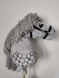 Hobby horse siwy