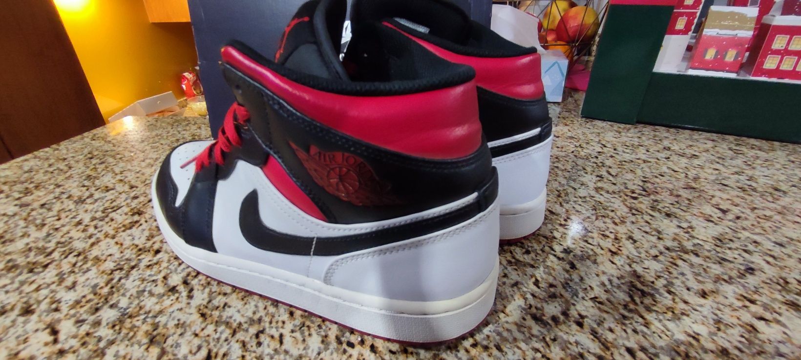 Jordan Air 1 Mid