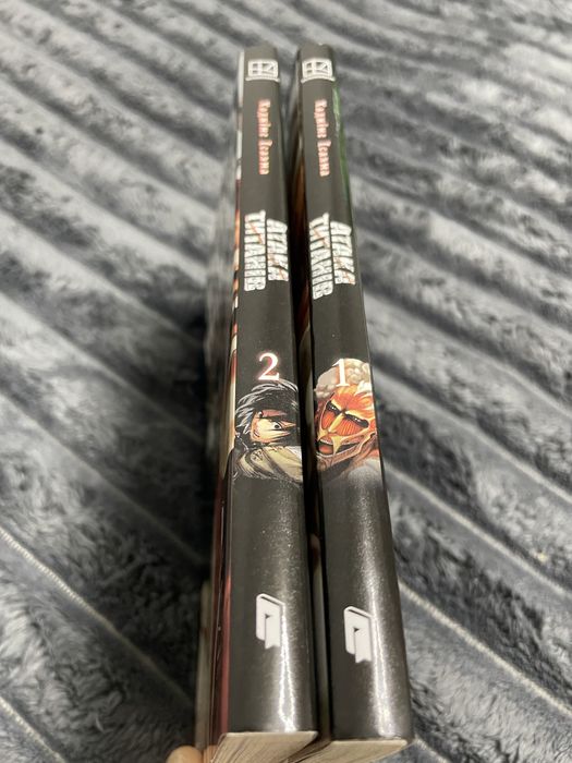 Книжки Атака титанів