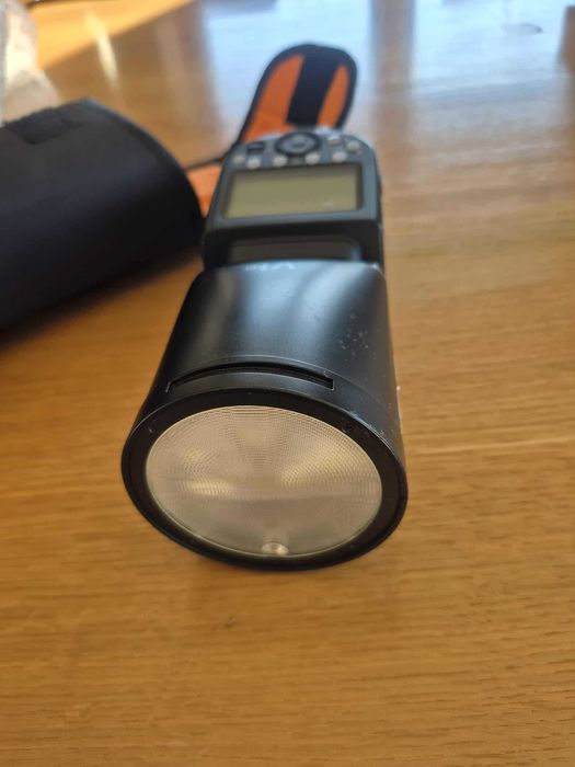 Godox V1  - Lampa błyskowa Round Head Do FujiFilm