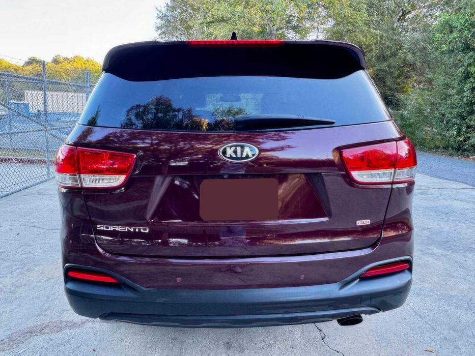 Kia Sorento LX      2017
