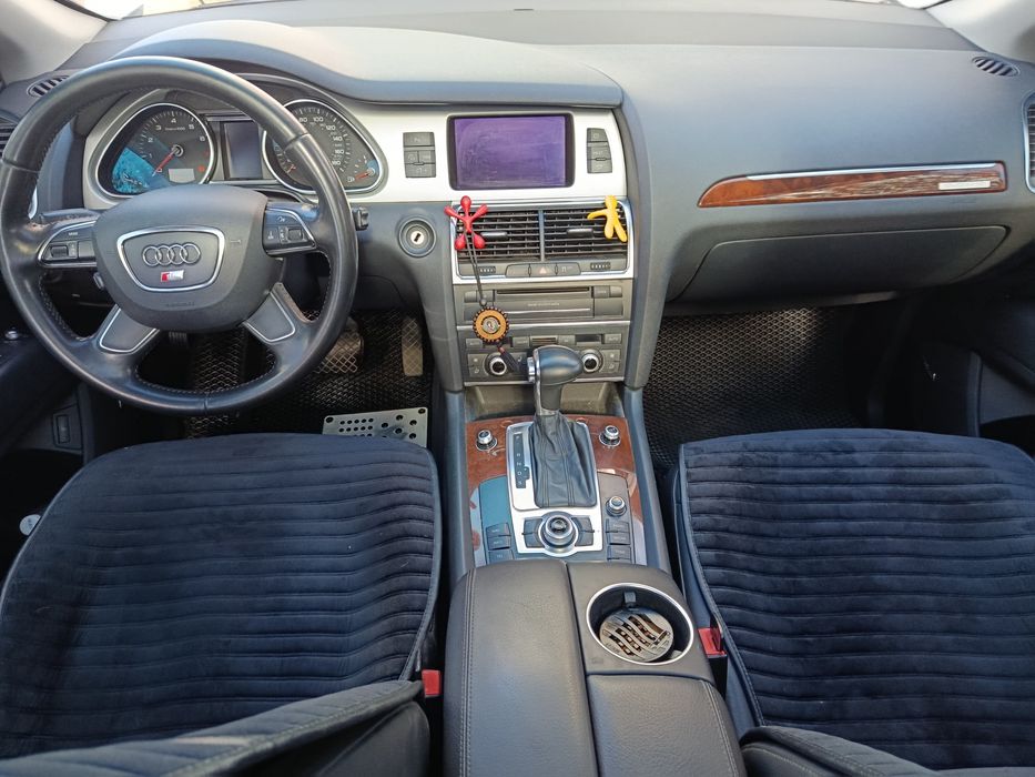 Продам Audi Q7 в отличном состоянии