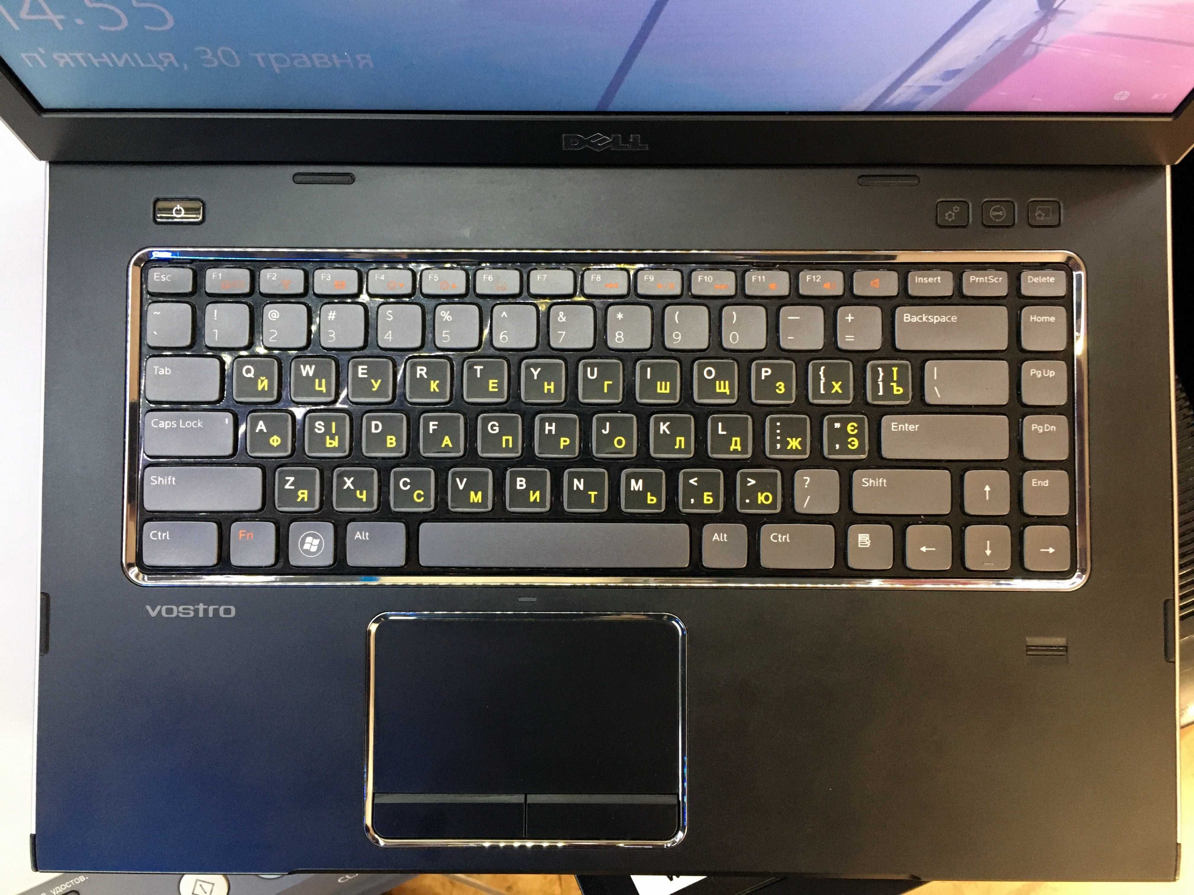 Ноутбук Dell Vostro 3555 (15.6"\AMD A8-3500M\4Gb\SSD120Gb\HD 6620G)