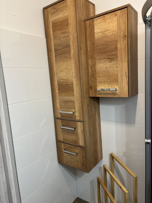 Szafki łazienkowe-wiszące.