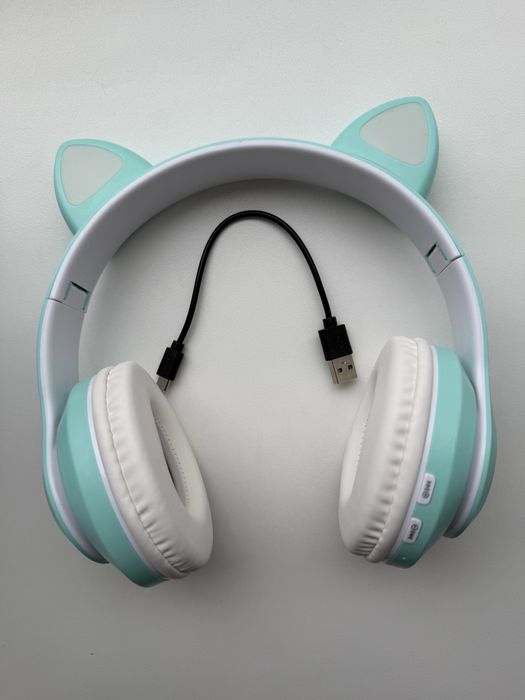 Навушники з вушками, бездротові