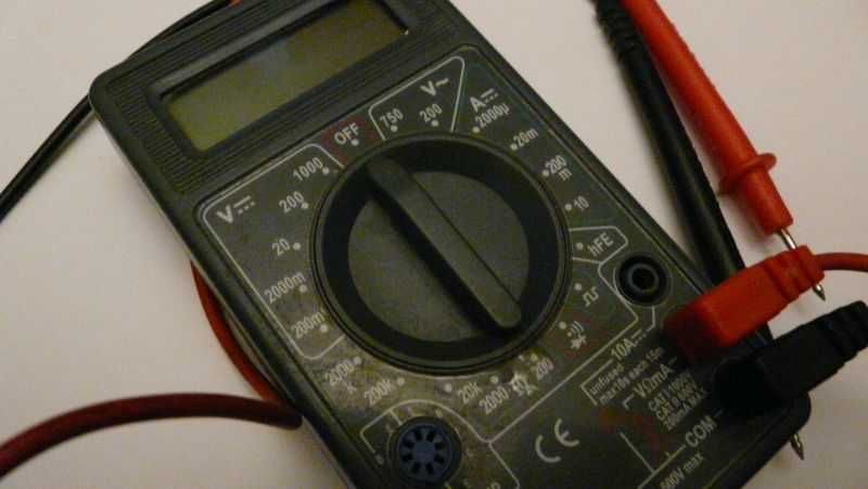 Miernik Cyfrowy Multimetr Uniwersalny + Bateria DC 9 V