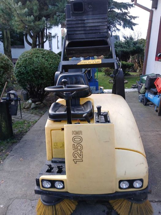 Zamiatarka samojezdna Karcher KMR 1250