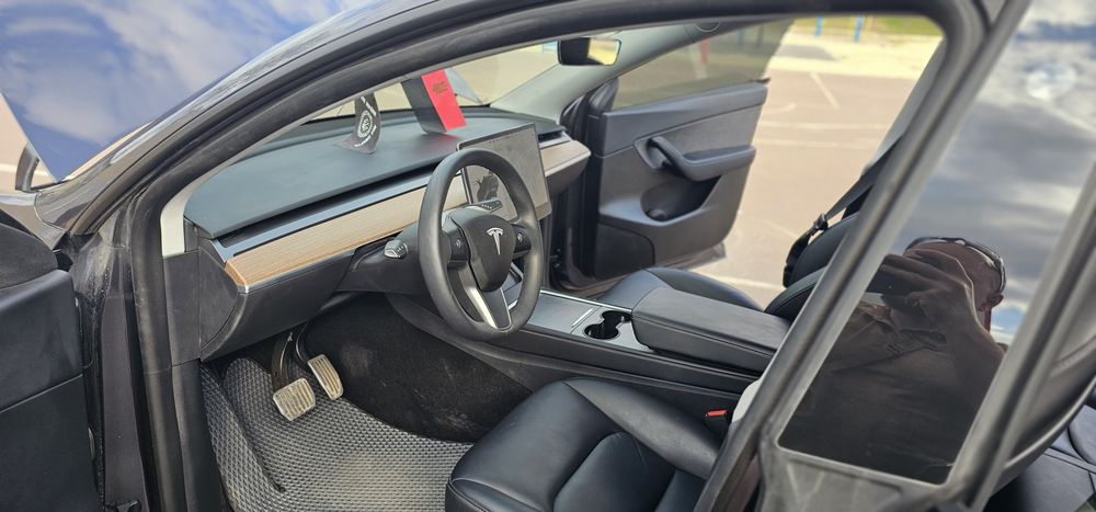 Продам в ідеалі-Tesla Y LRDM 2021/ 80.2kWt