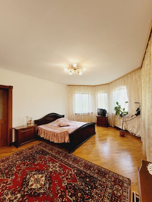 Продам вишуканий будинок в елітному р-ні Станишівки