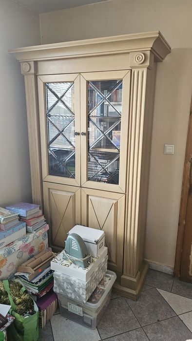 Zestaw mebli drewnianych