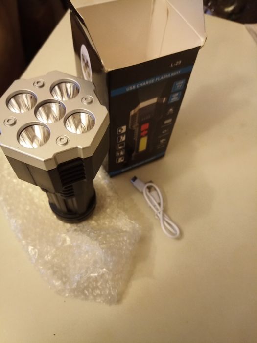 Ліхтар акумуляторний світлодіодний.