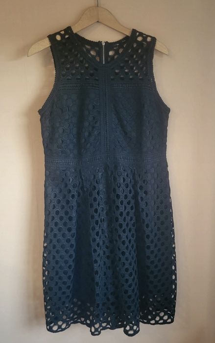 Czarna elegancka ażurowa sukienka 40/42 bodyflirt