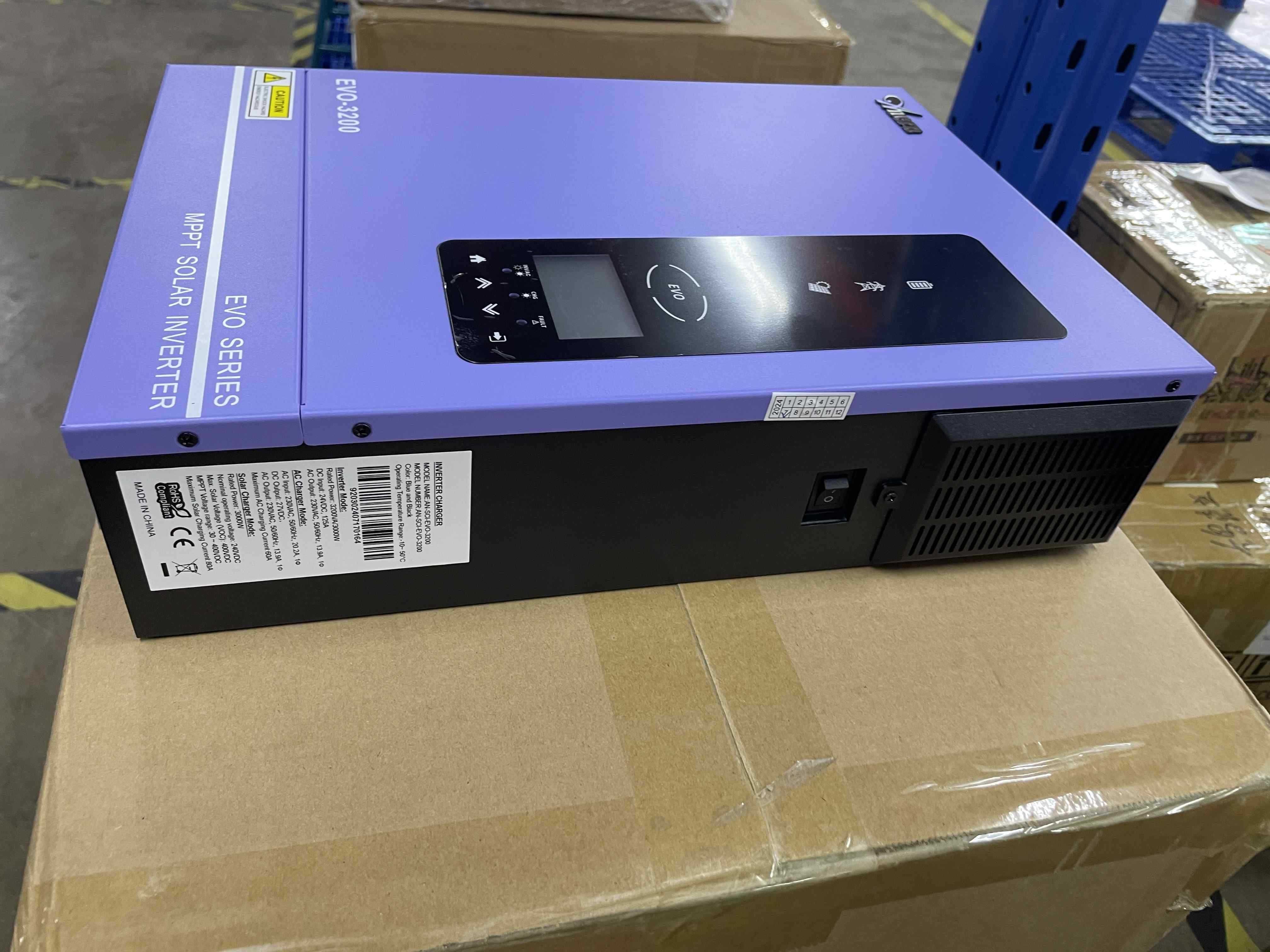 Гибридный инвертор Anern EVO 3200.