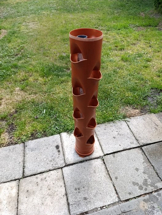 Kwietnik,donica ,rura na kwiaty i inne rośliny.
