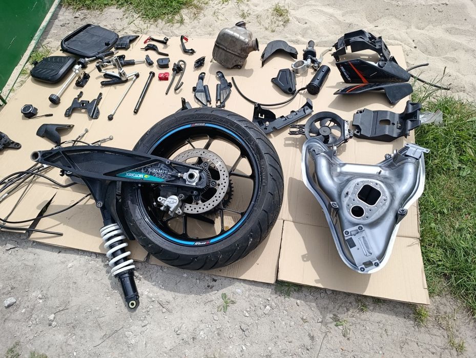 Części część KTM Adventure Duke 790 ADV 18 – 23 r bak koło plastiki L1