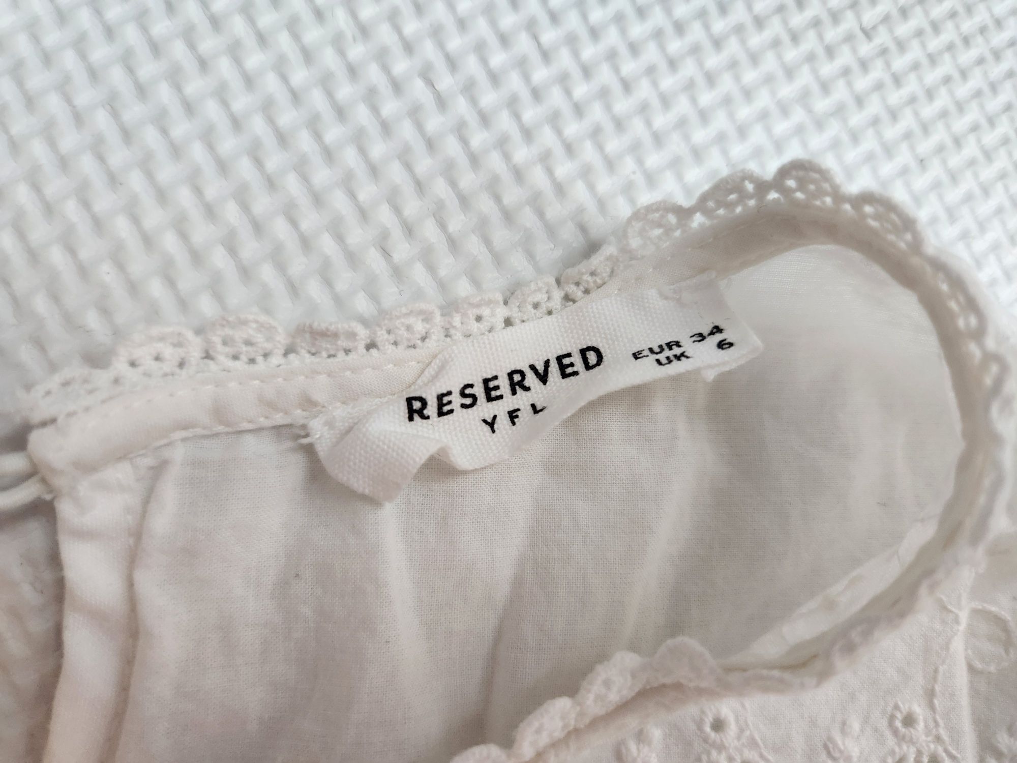 Блуза з прошви Reserved