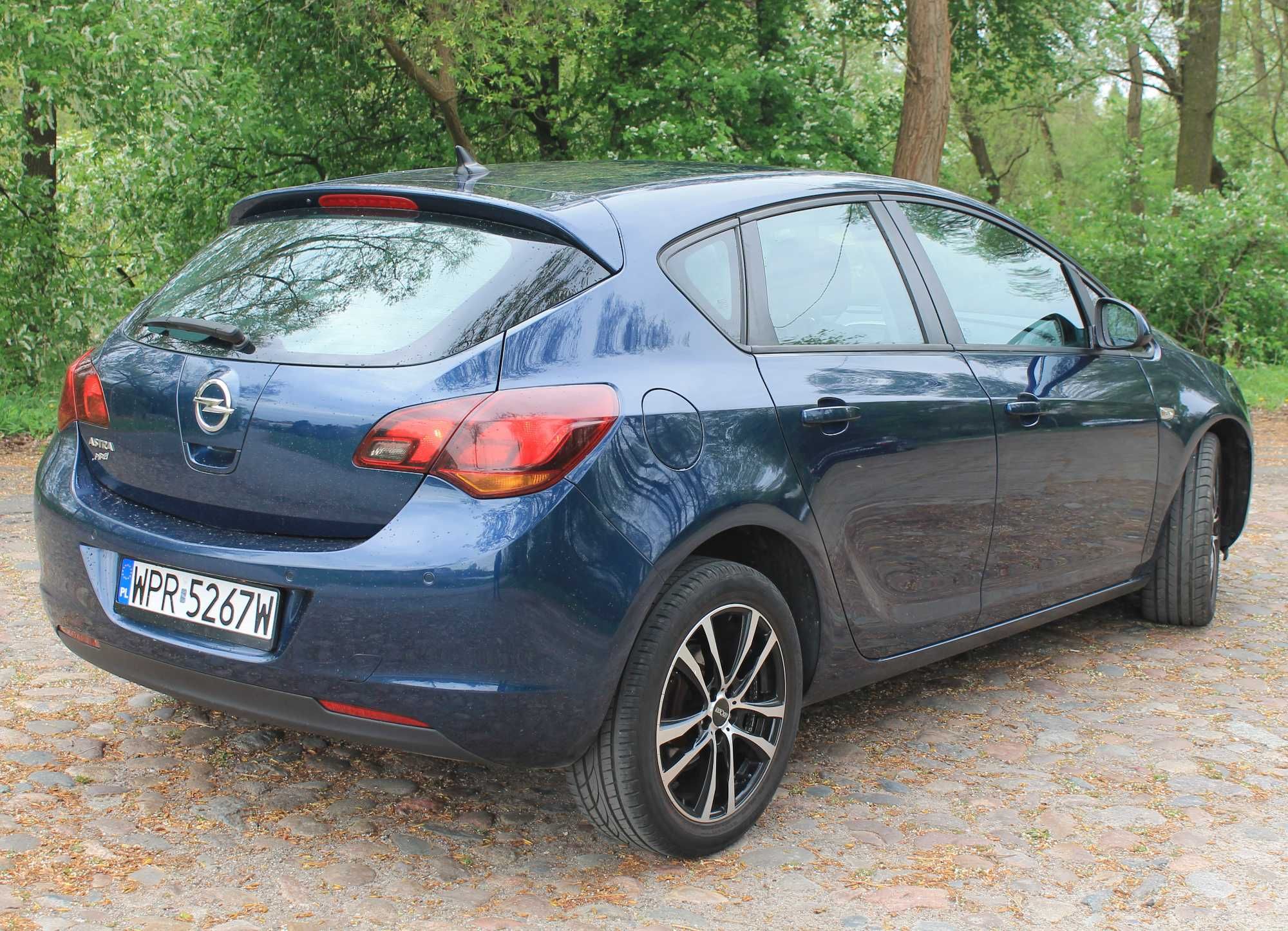 OPEL ASTRA J 1.4 Fajny stan i wyposażenie