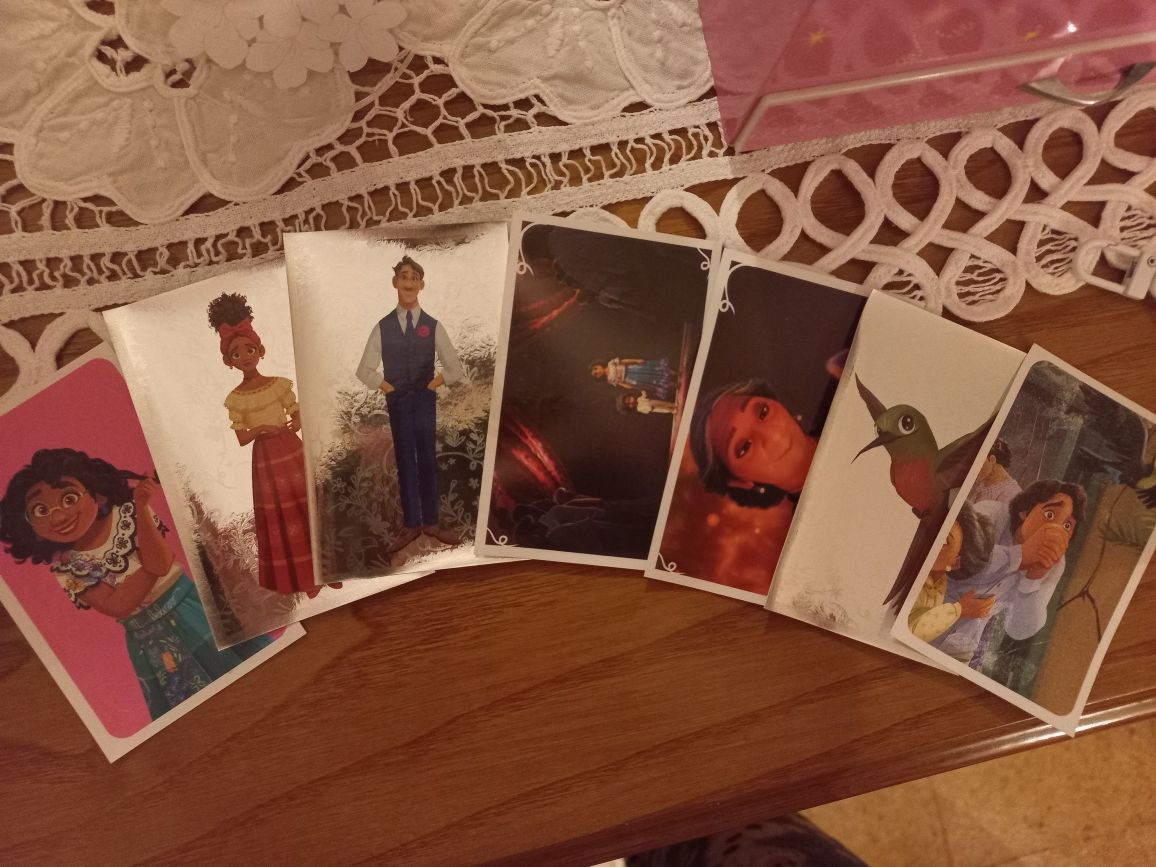 Cromos e cartas Encanto