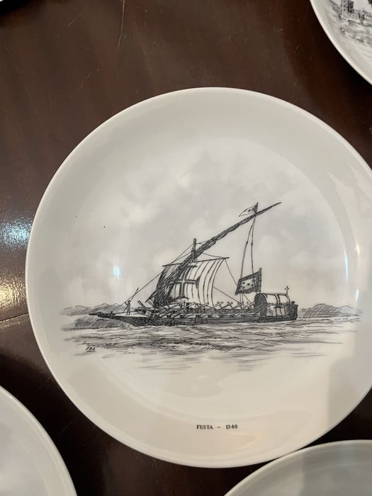 Conjunto de pratos e copos “barcos”