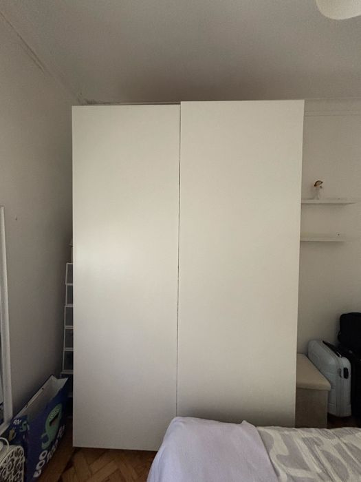 Armário branco 150x235