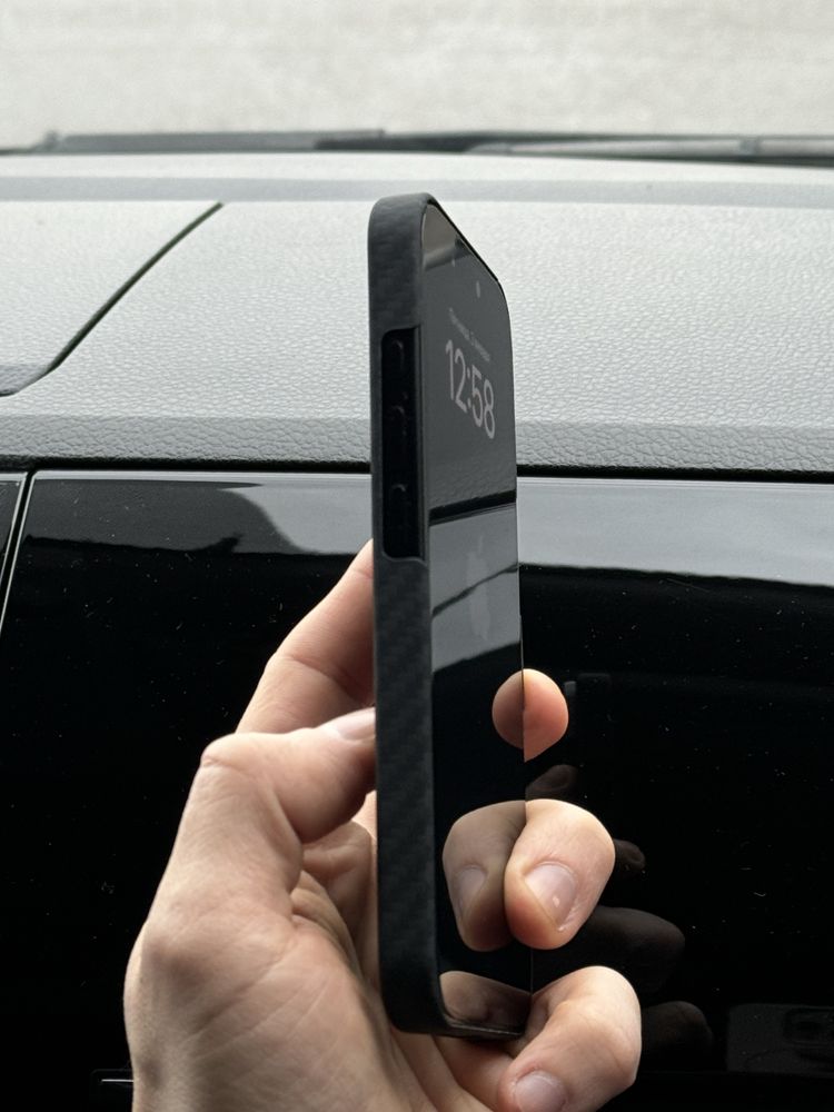 Карбоновый чехол MagSafe iPhone 16 Pro | Max