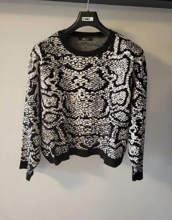 Gruby mięsisty sweter z wężowym wzorem L Gina Tricot  unikatowy wzór