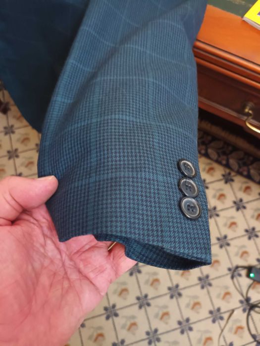 Blazer de homem azul acinzentado