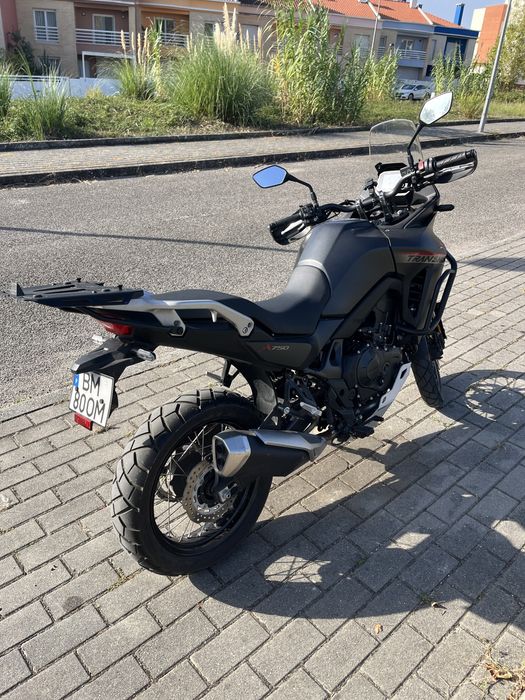 Mota XL750 Transalp com Extras - apenas 2600kms