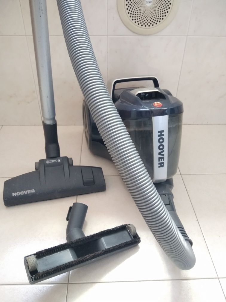 Aspirador Hoover sem saco + acessórios