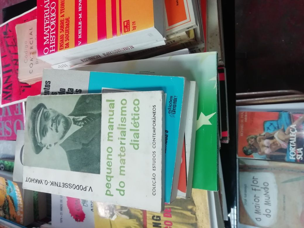 Livros vários antigos