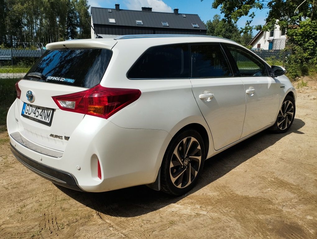 Toyota Auris hybryda kombi krajowy navi serwisowany w aso