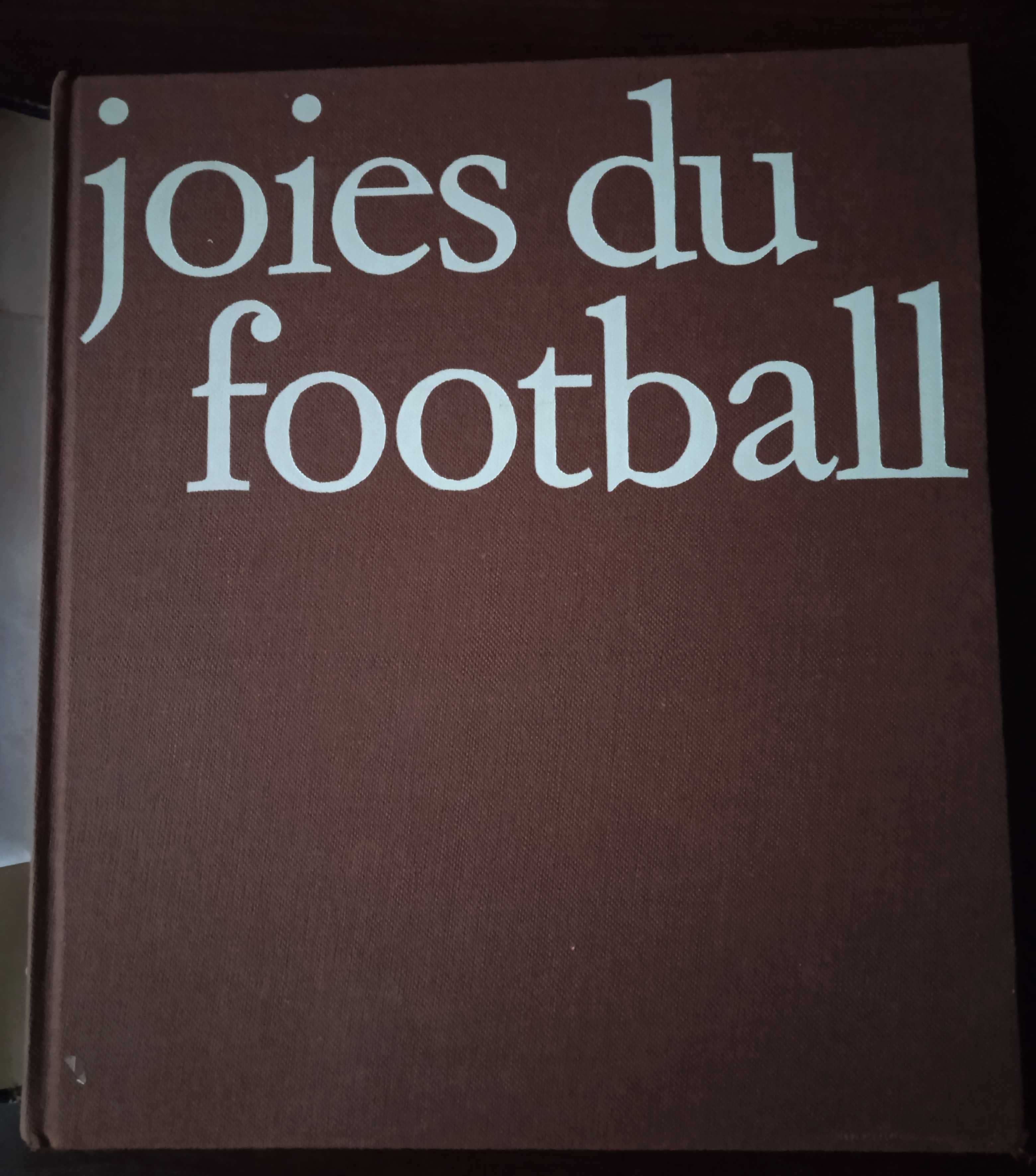 Книжка Радощі футболу французькою мовою