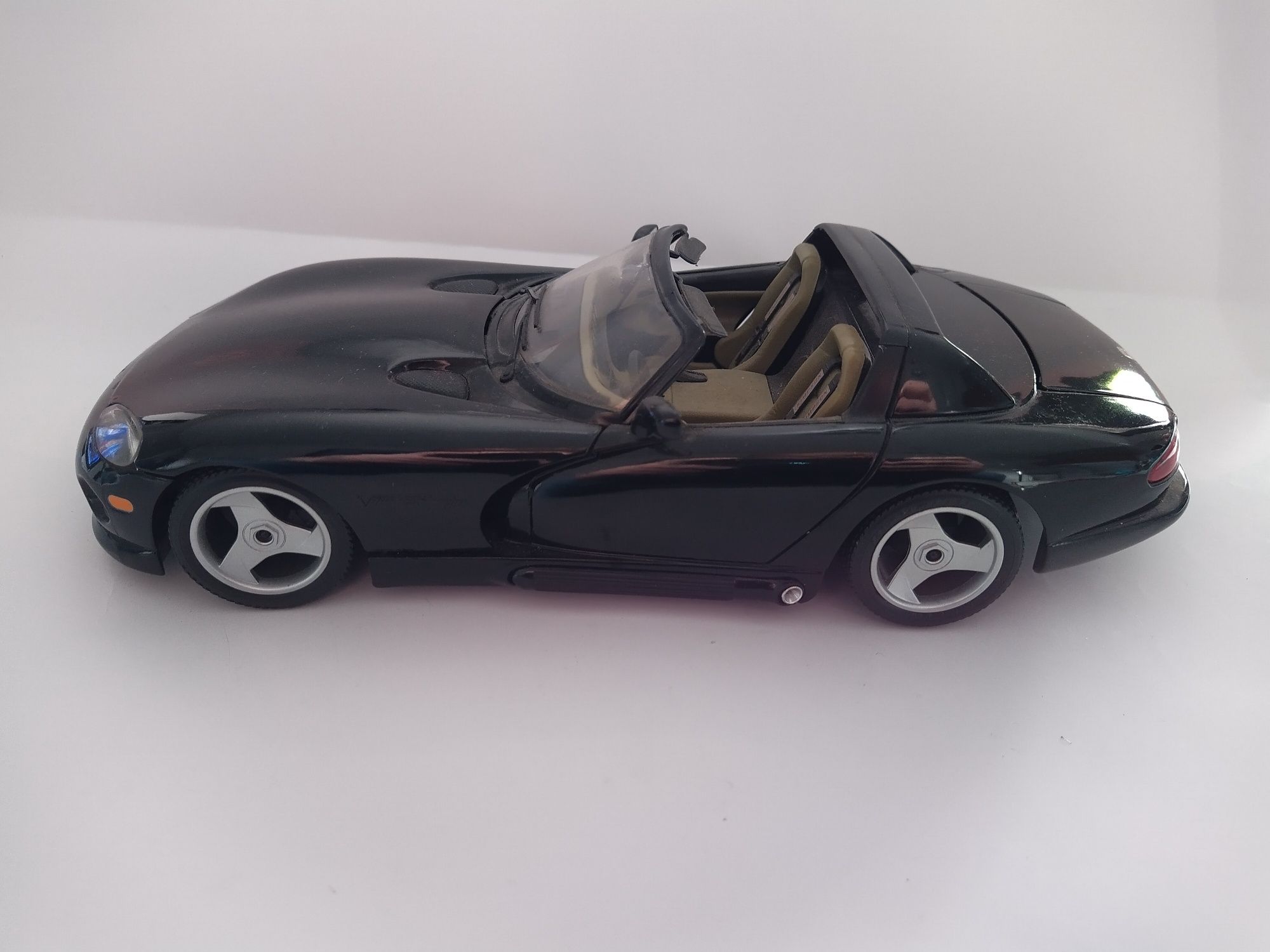 Dodge Viper RT 10 bburago burago Skala 1:18