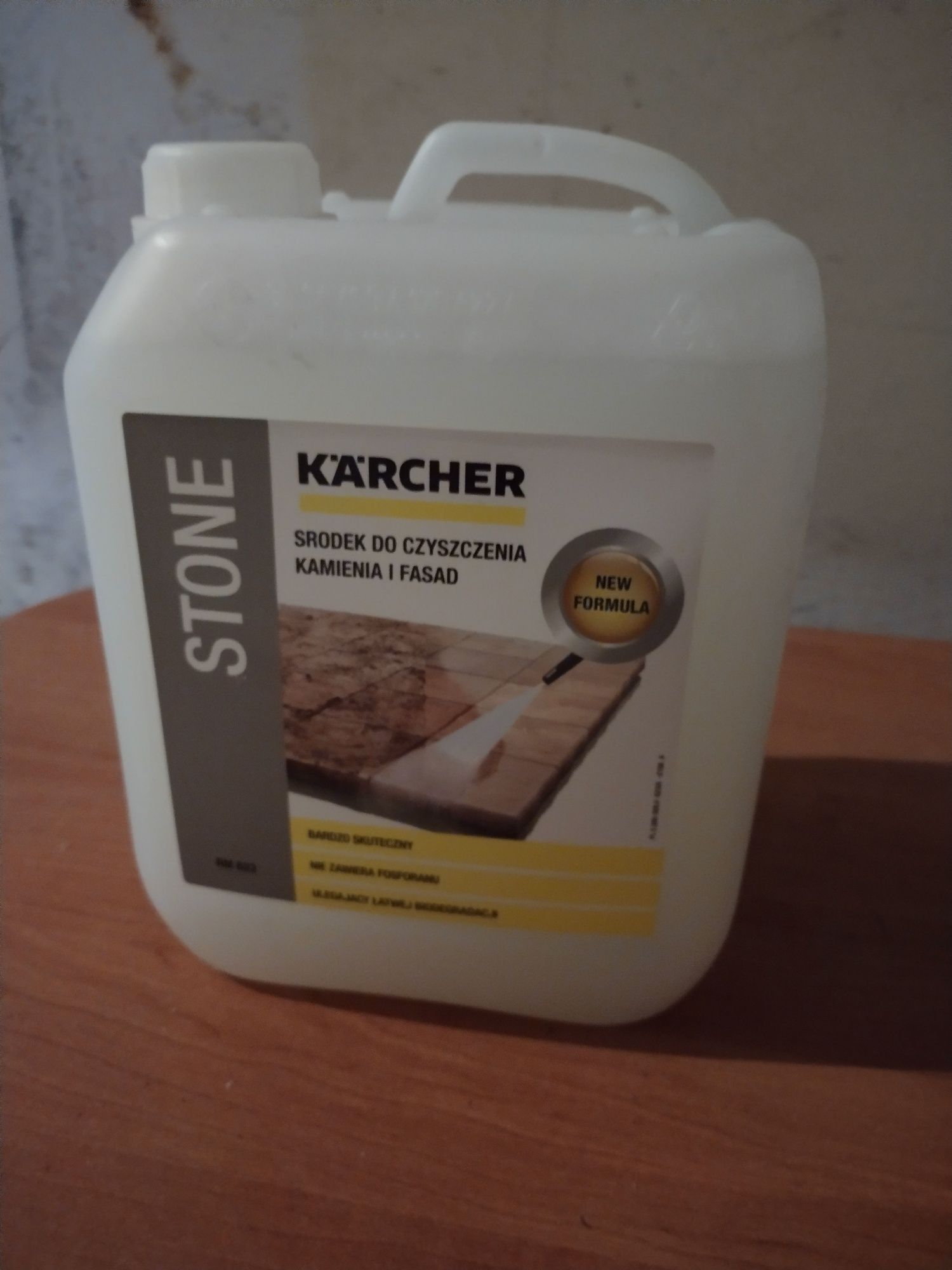 Środek Karcher do czyszczenia kamienia i fasad