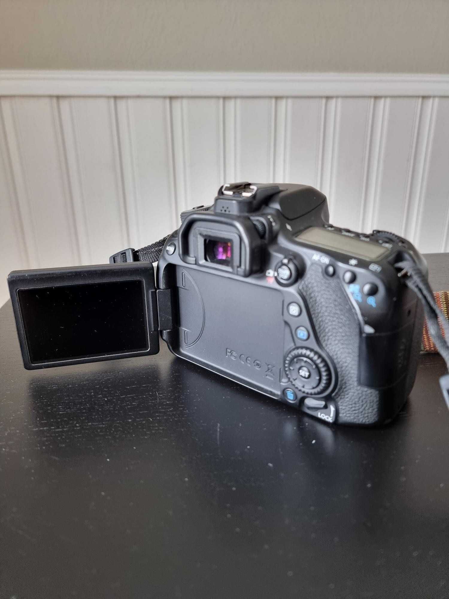 Zestaw fotograficzny: aparat CANON EOS 80D + obiektywy + akcesoria