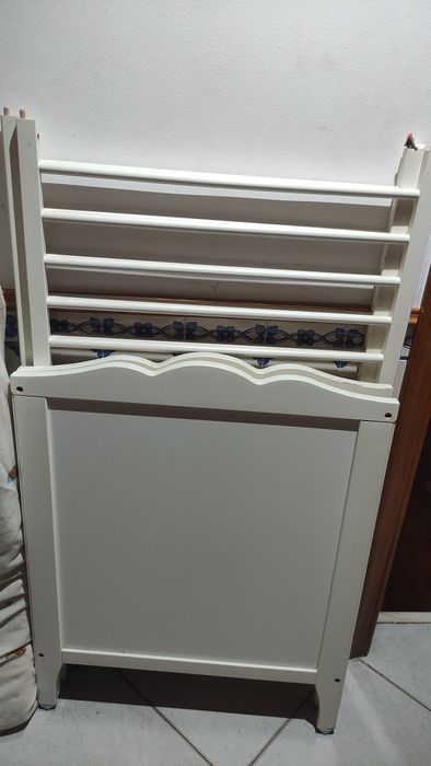 Berço para bebé em bom estado