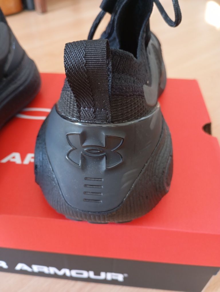 Tênis sapatilhas Under Armour