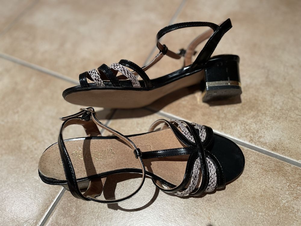 Sandalias e tenis