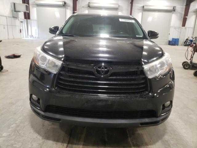 Toyota Highlander XLE 2016 Року