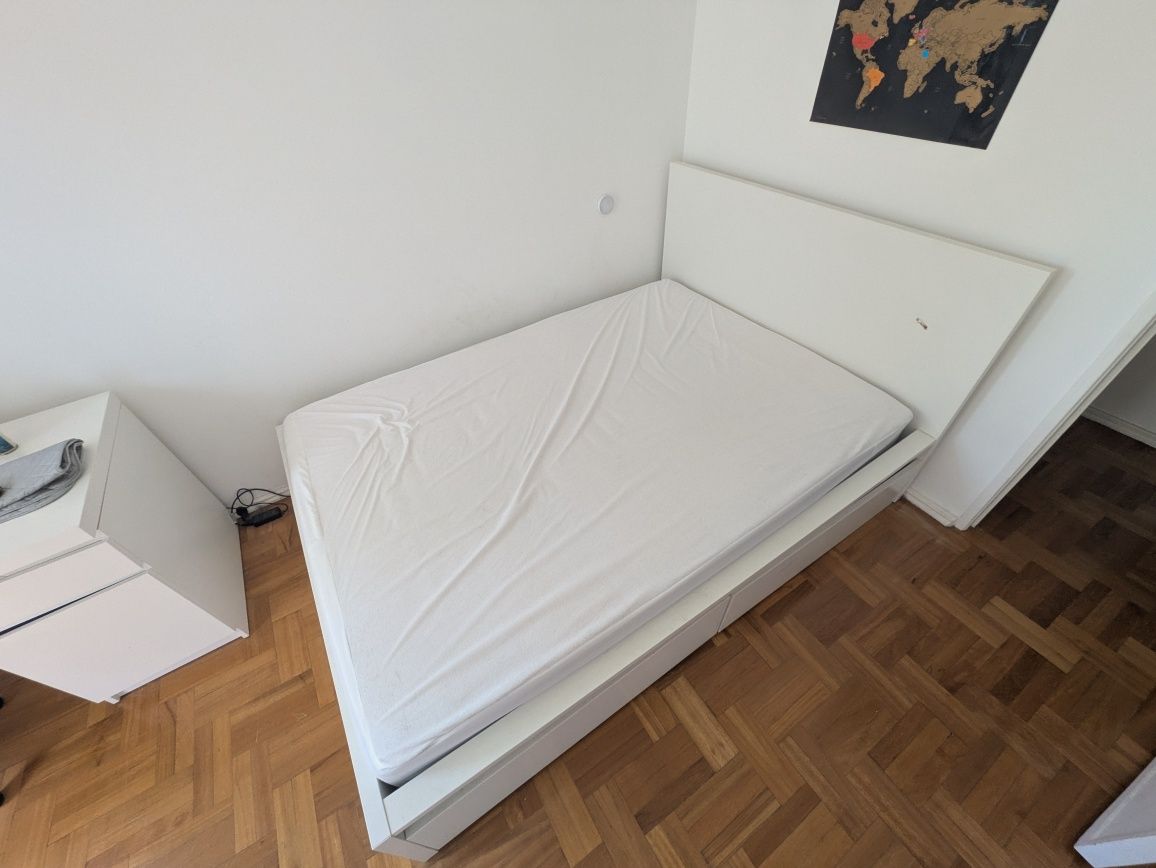 Cama 200x140 + estrado e gavetões