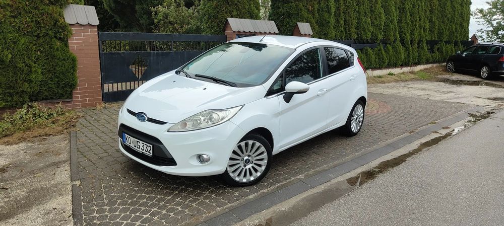 Ford Fiesta MK7 5DRZWI # Titanium # Biała # Ładny stan !