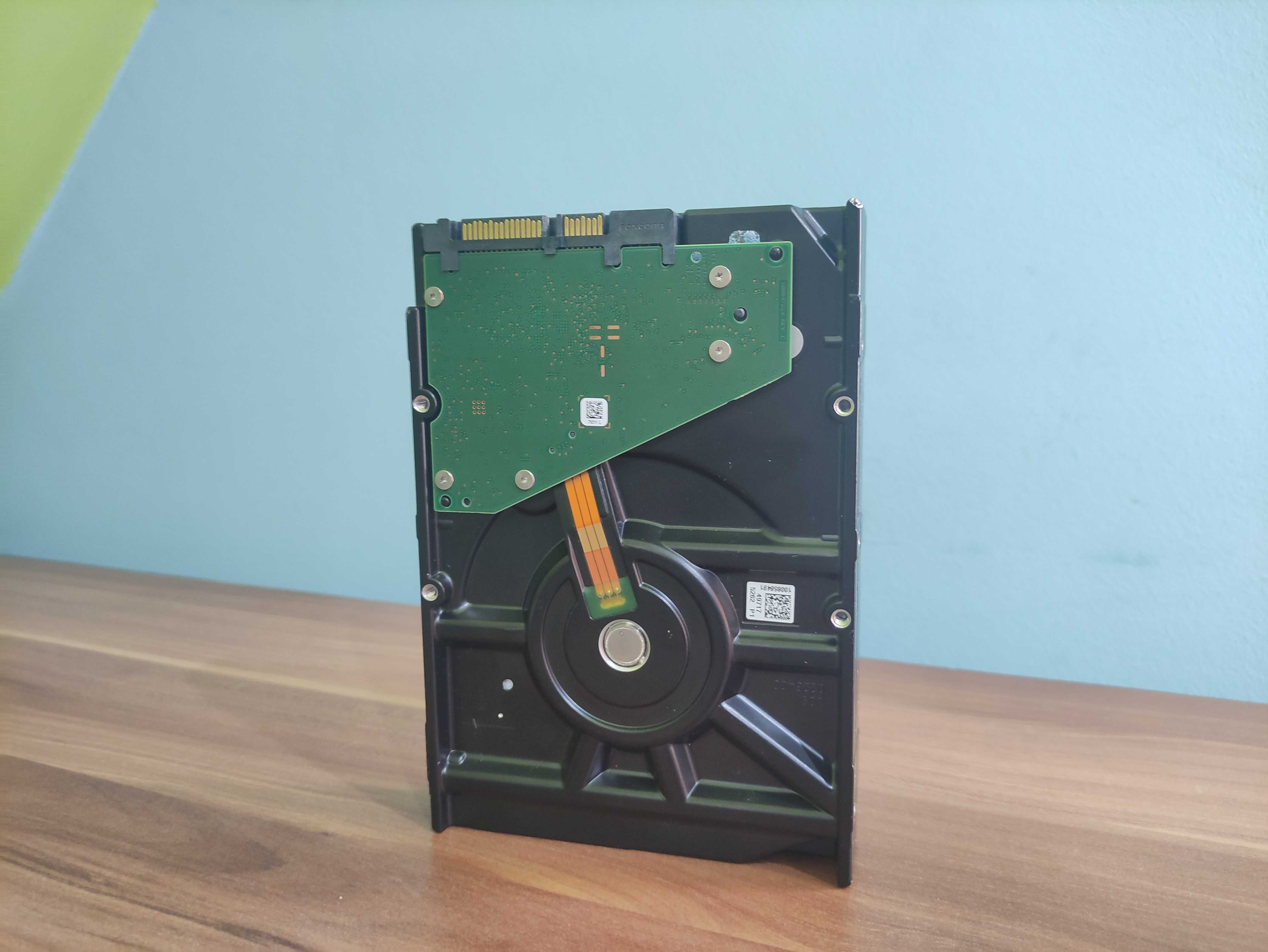 Dysk lenovo, segate exos 7e8 hdd 4tb do naprawy/ uszkodzony