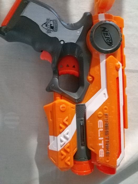Nerf e lançador -