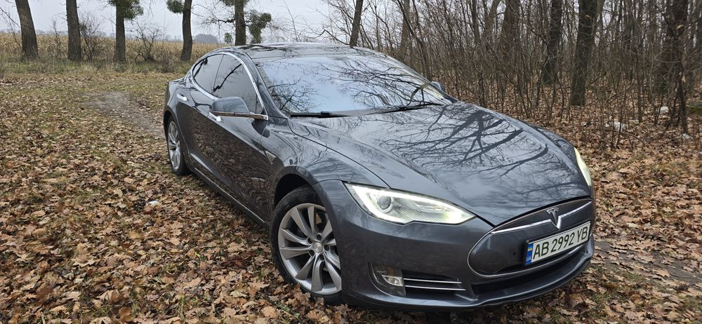 Продам  TESLA S 2014