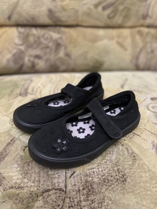 Черные туфли , мокасины для школы для девочки Clarks