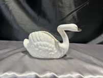 Ceramiczny Łabędź z Zakręconą Szyją – Elegancka Ozdoba