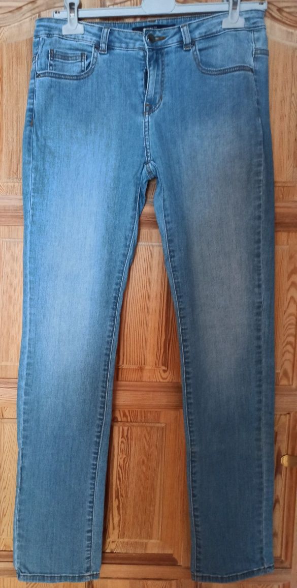 Jeansy Reserved r. 40