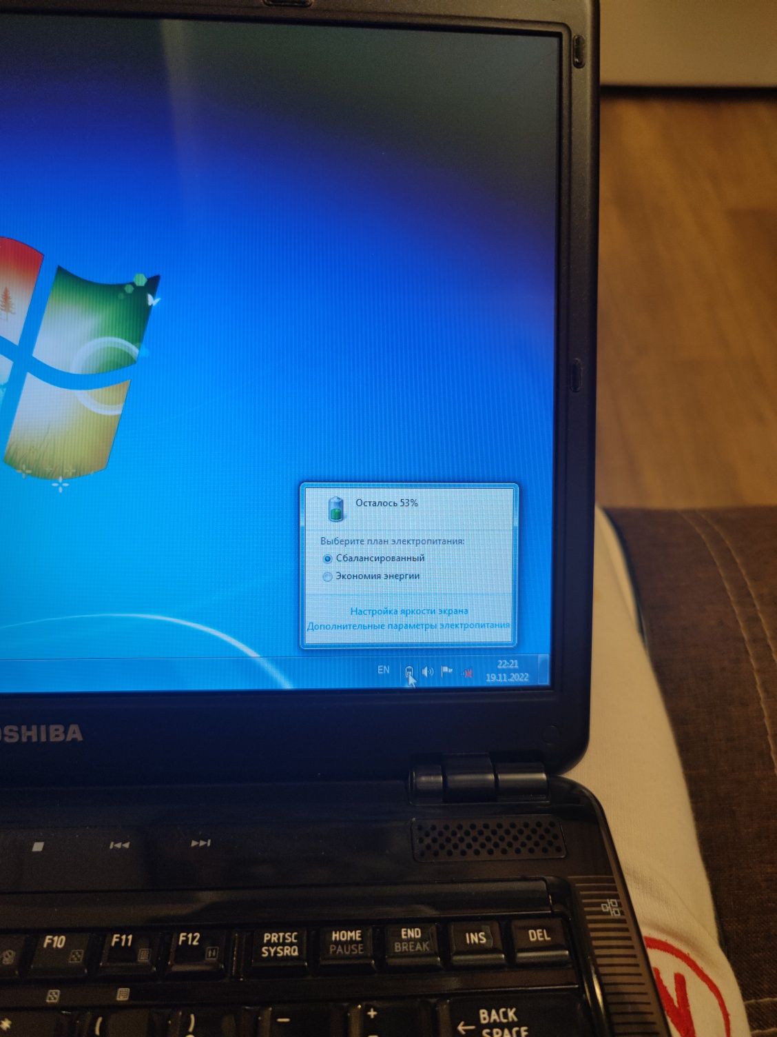 Продам ноут Toshiba satellite u400