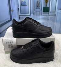 Nike Air Force 1 Air Force w kolorze czarnym EUR 37.5